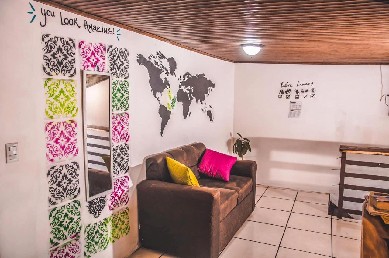 Bato'S Hostel Кепос Екстериор снимка