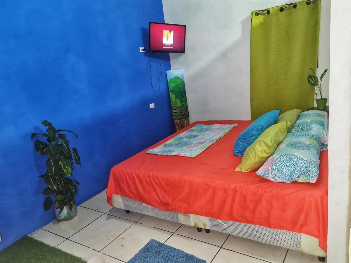 Bato'S Hostel Кепос Екстериор снимка