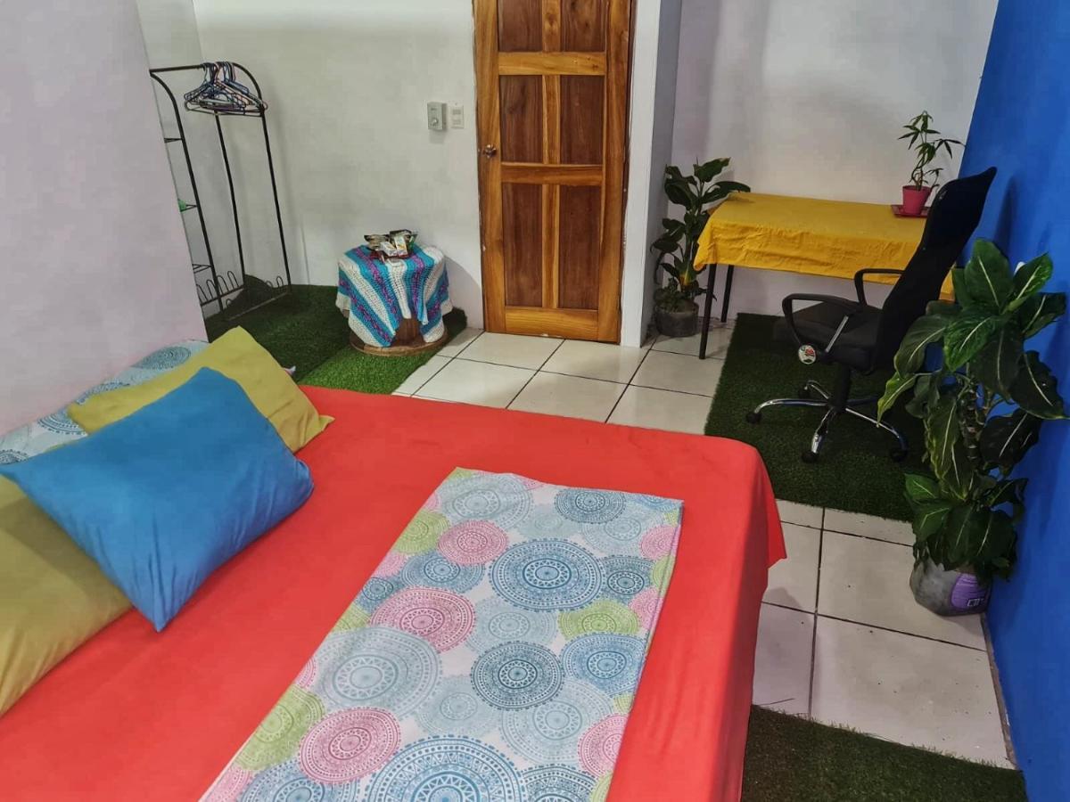 Bato'S Hostel Кепос Екстериор снимка