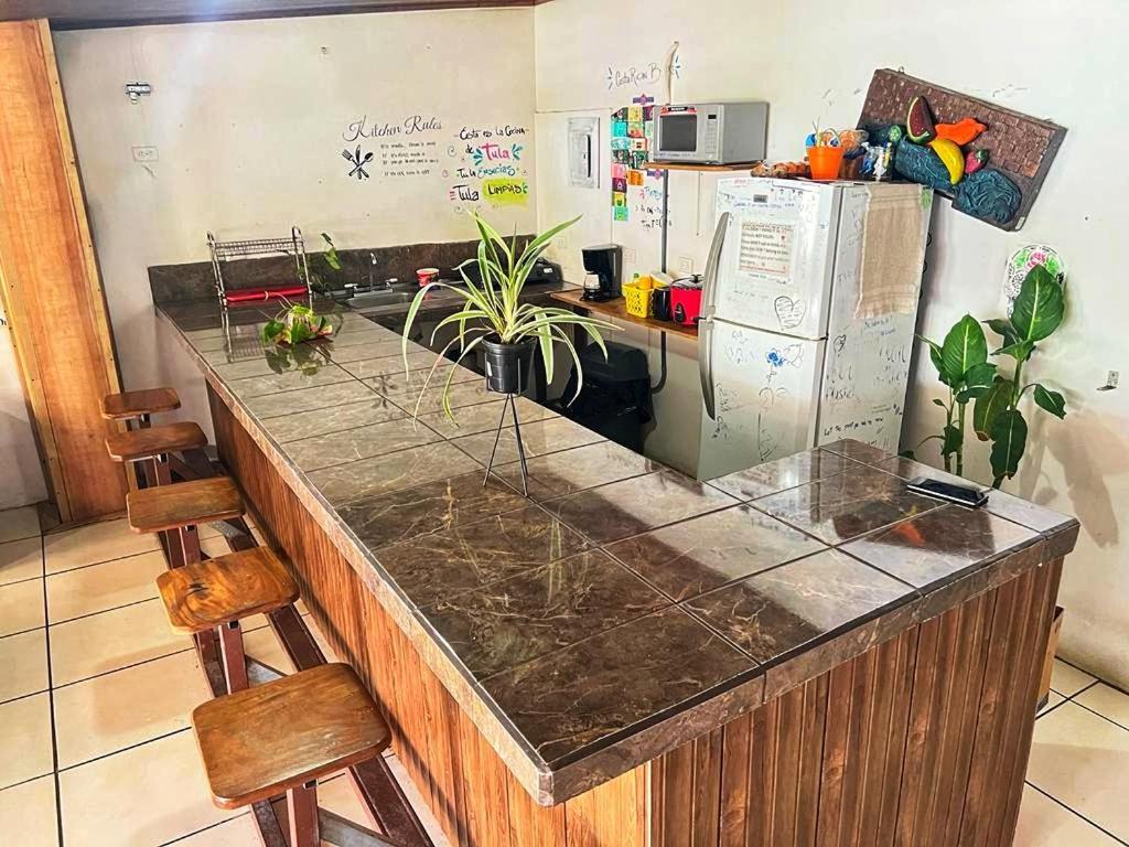 Bato'S Hostel Кепос Екстериор снимка