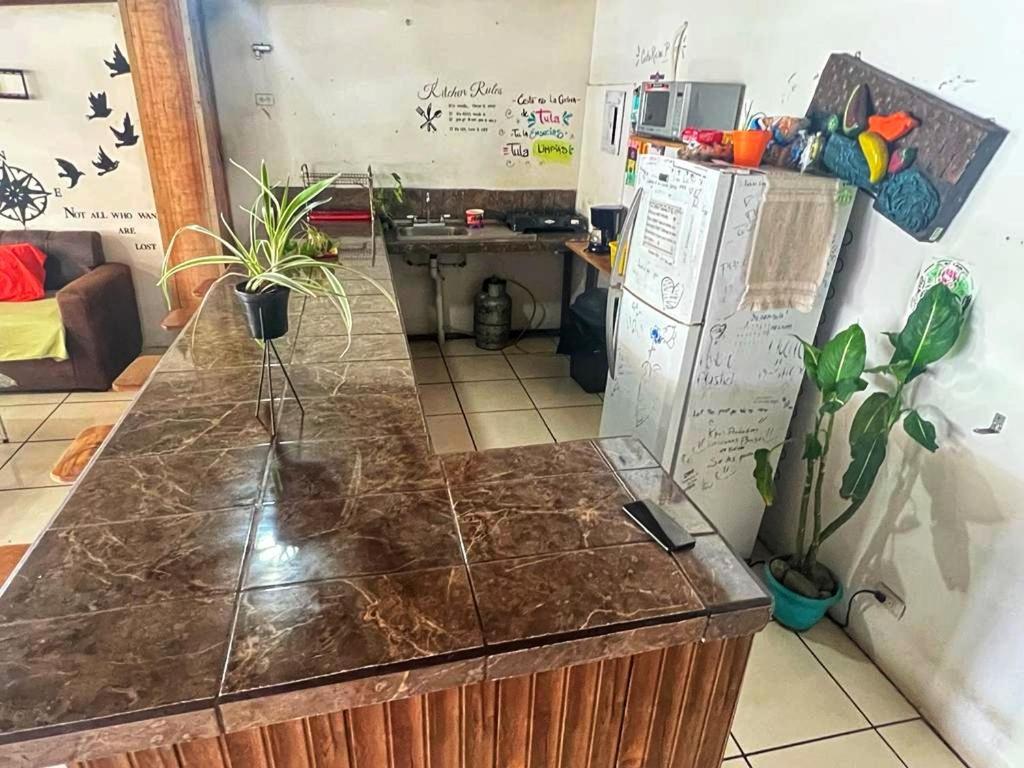 Bato'S Hostel Кепос Екстериор снимка
