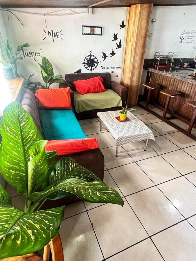 Bato'S Hostel Кепос Екстериор снимка