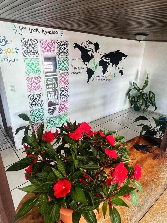 Bato'S Hostel Кепос Екстериор снимка
