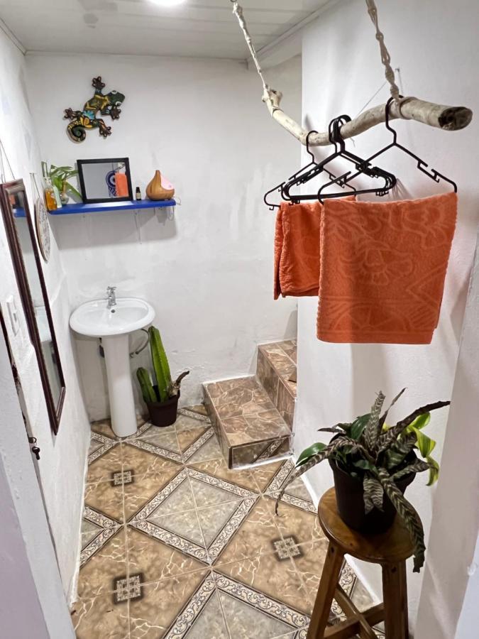 Bato'S Hostel Кепос Екстериор снимка